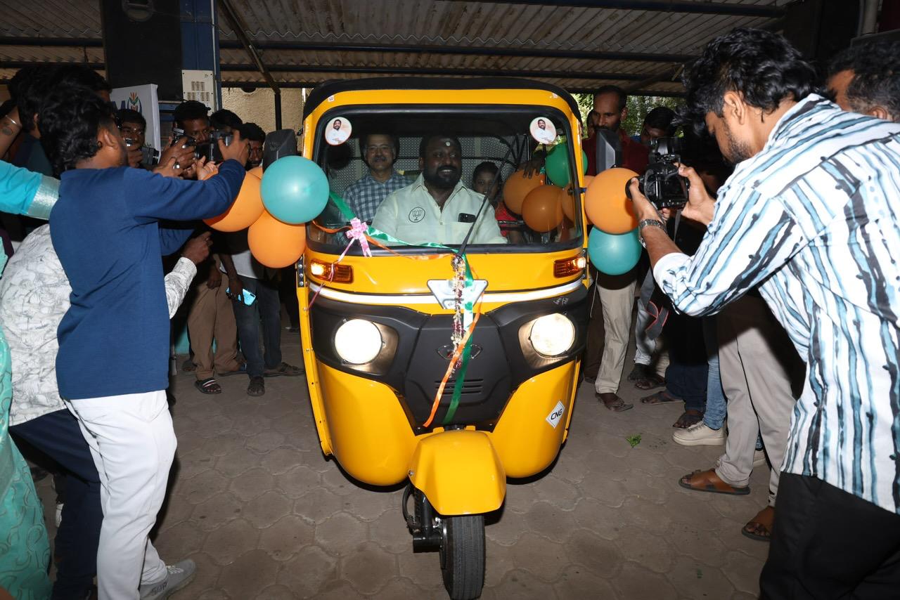 Image from gallery